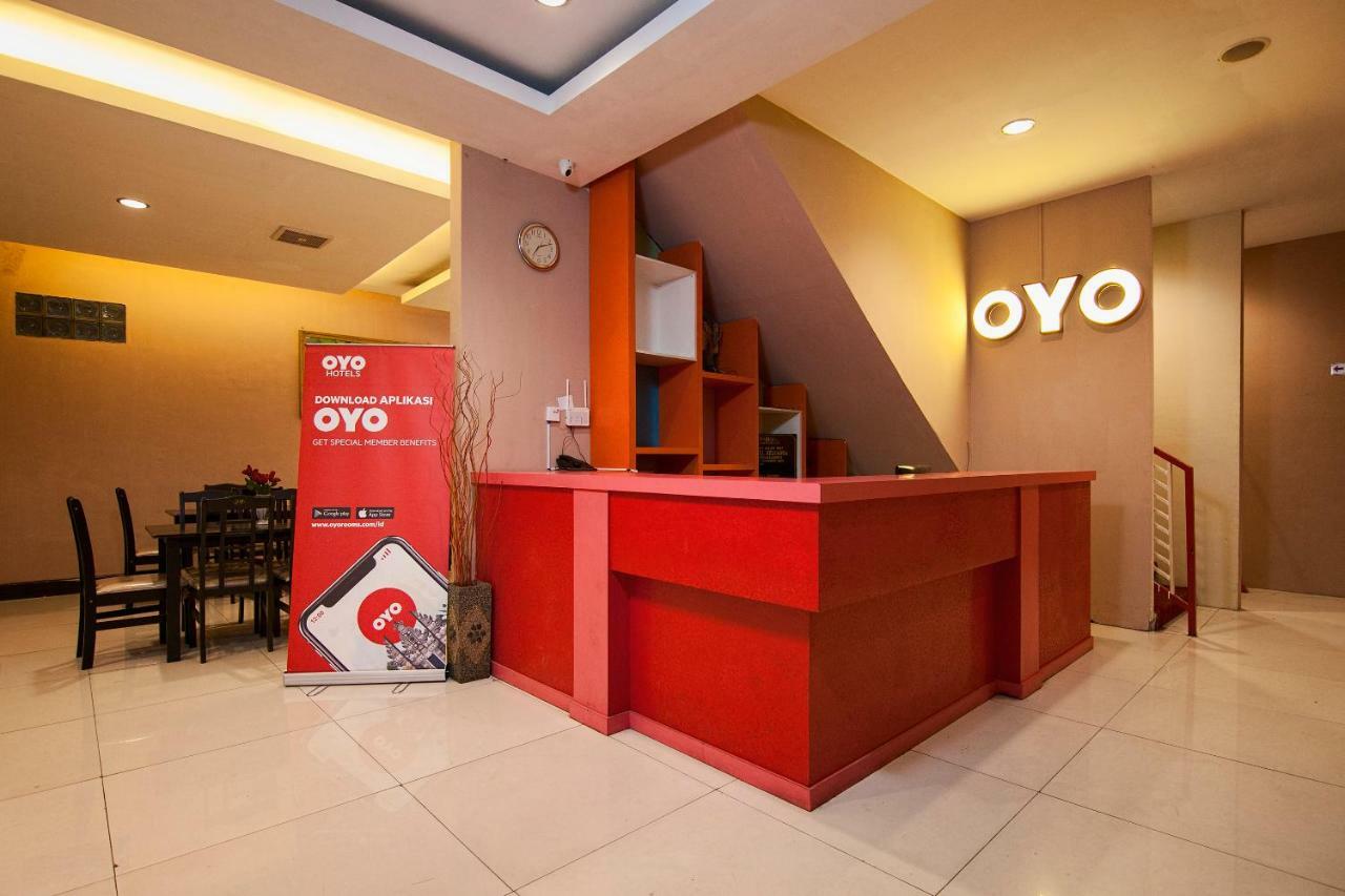 Oyo 529 Hotel Paninda Медан Екстер'єр фото